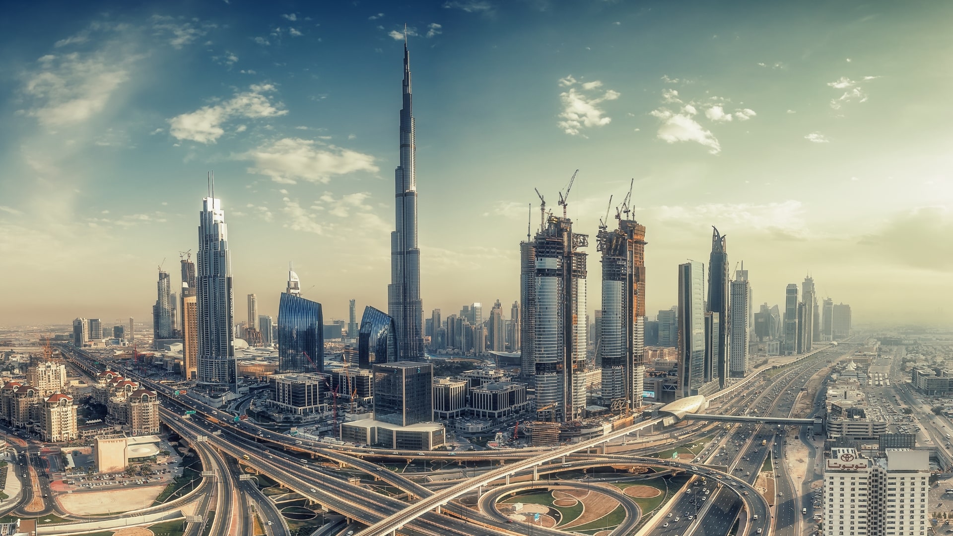 how to start your own business in dubai