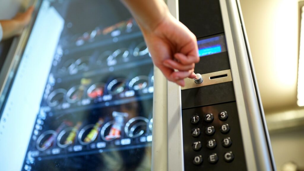 how to start vending machine business in dubai