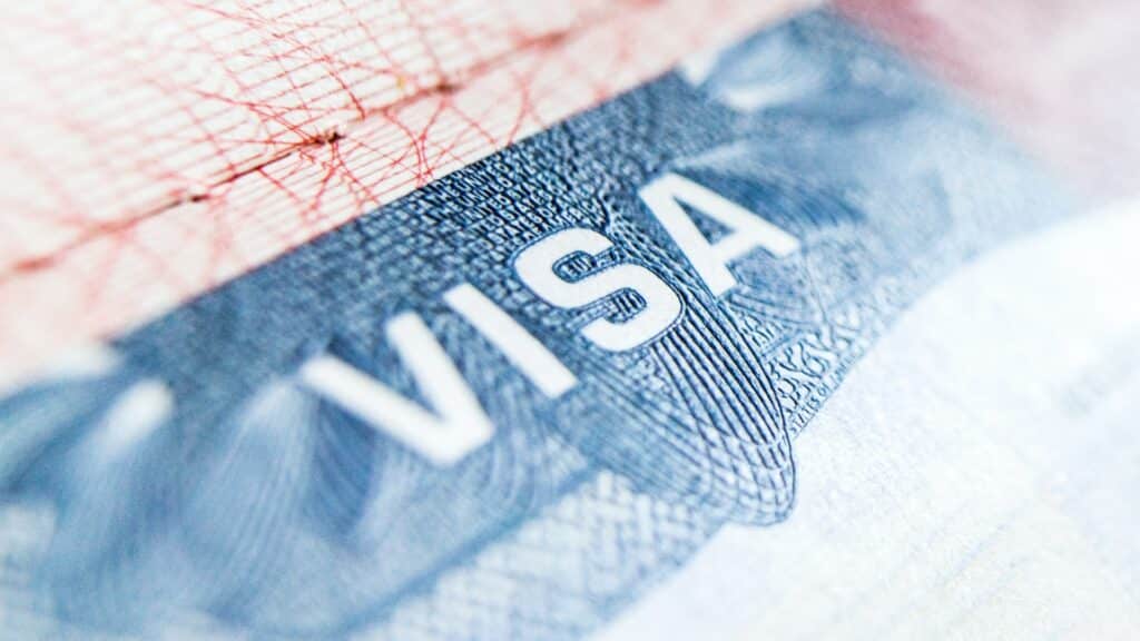 how to get free zone visa in uae