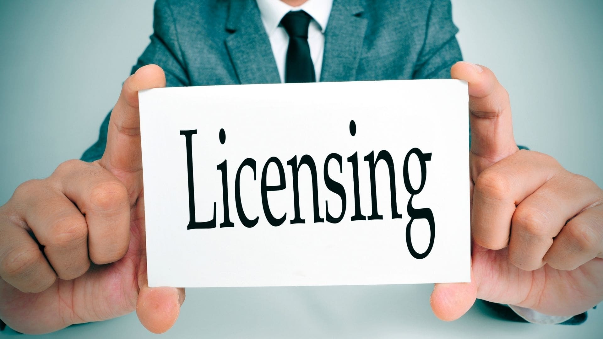what is professional license in dubai